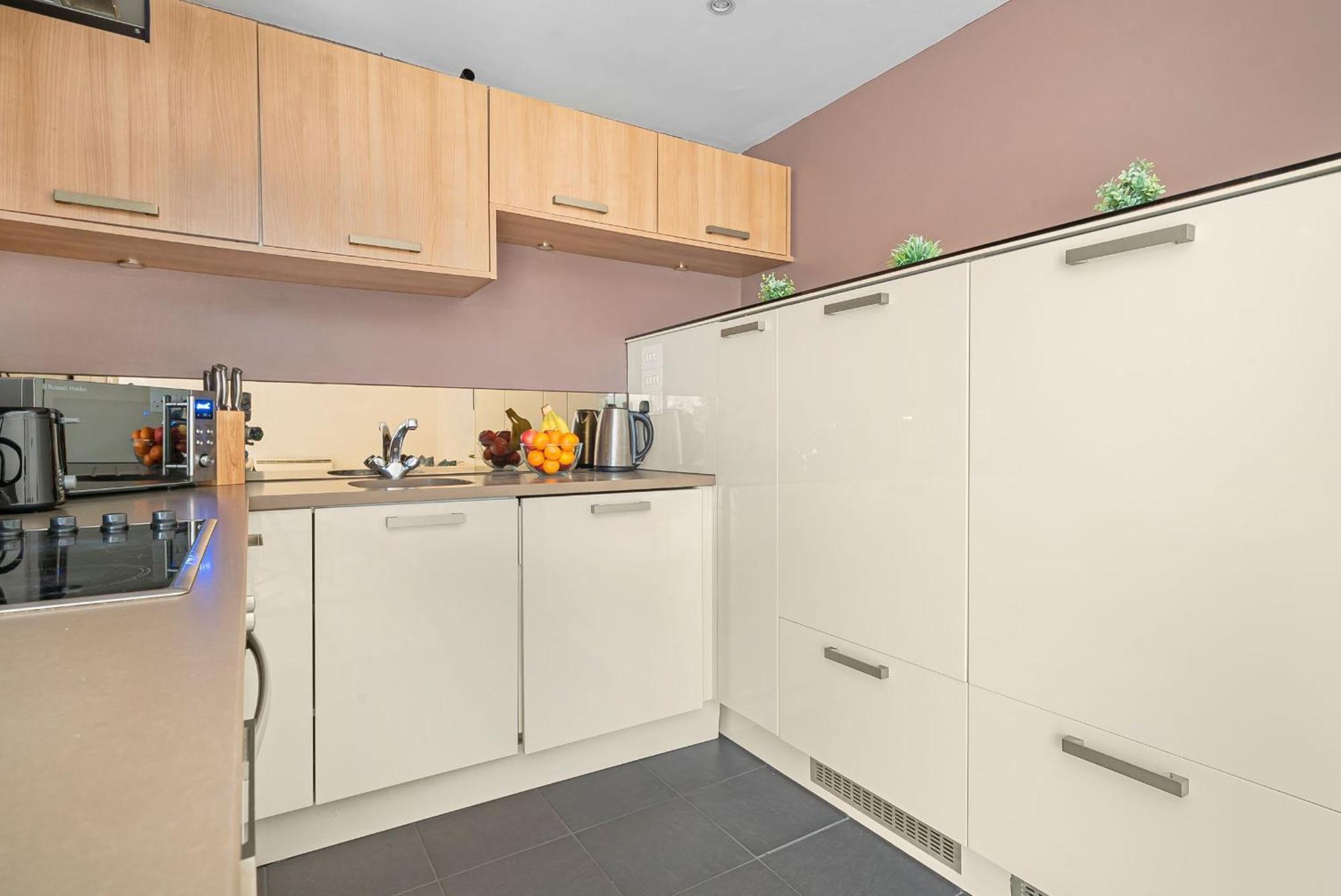 King'S Cross - 2Br With Terrace - Cityapartmentstay London Bagian luar foto