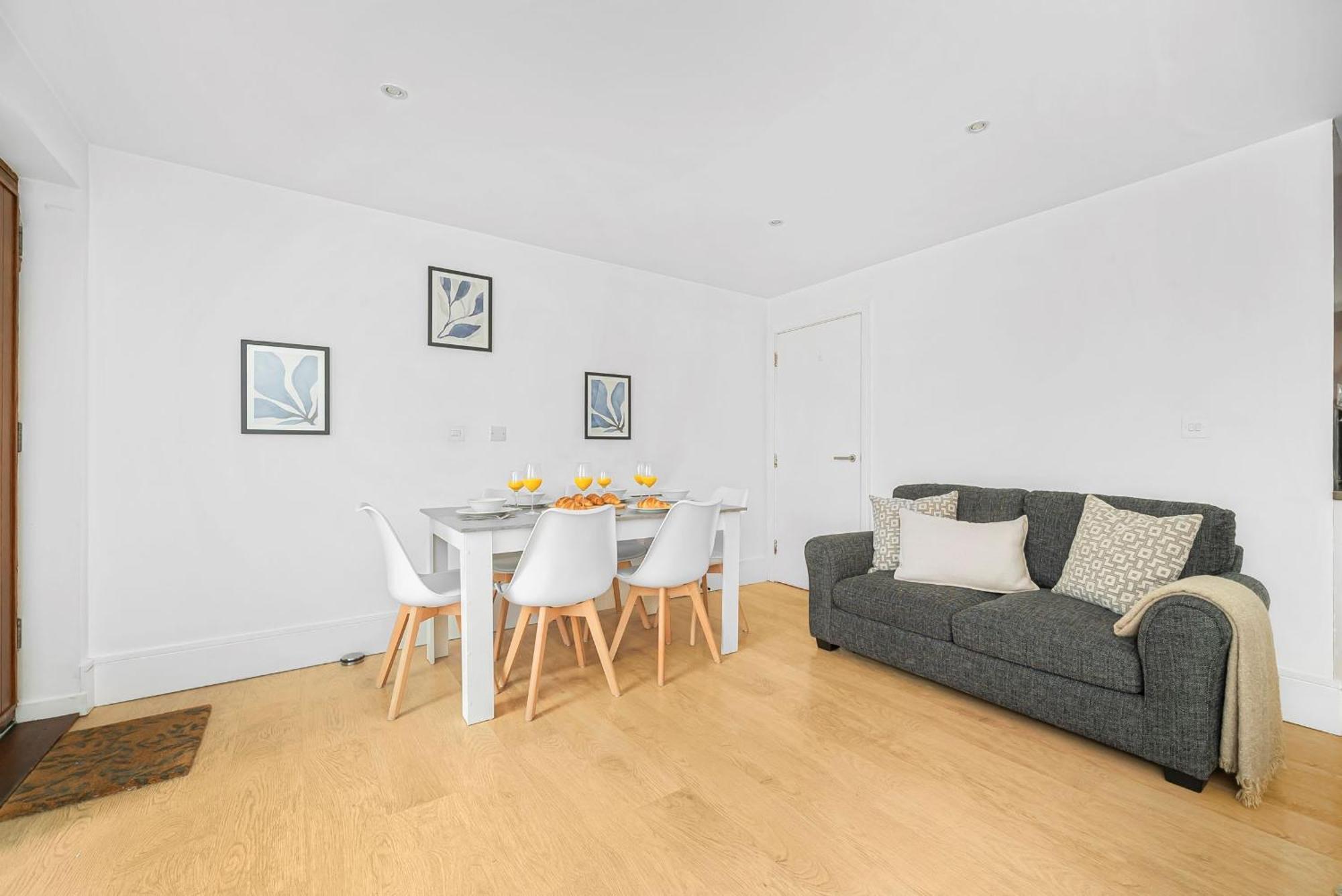 King'S Cross - 2Br With Terrace - Cityapartmentstay London Bagian luar foto