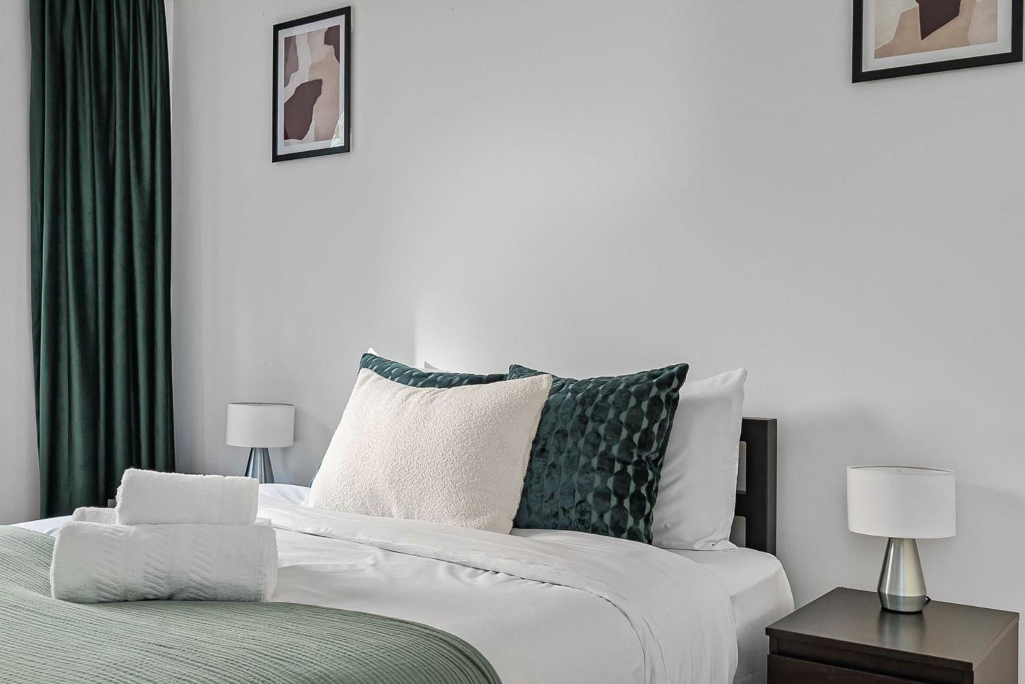 King'S Cross - 2Br With Terrace - Cityapartmentstay London Bagian luar foto