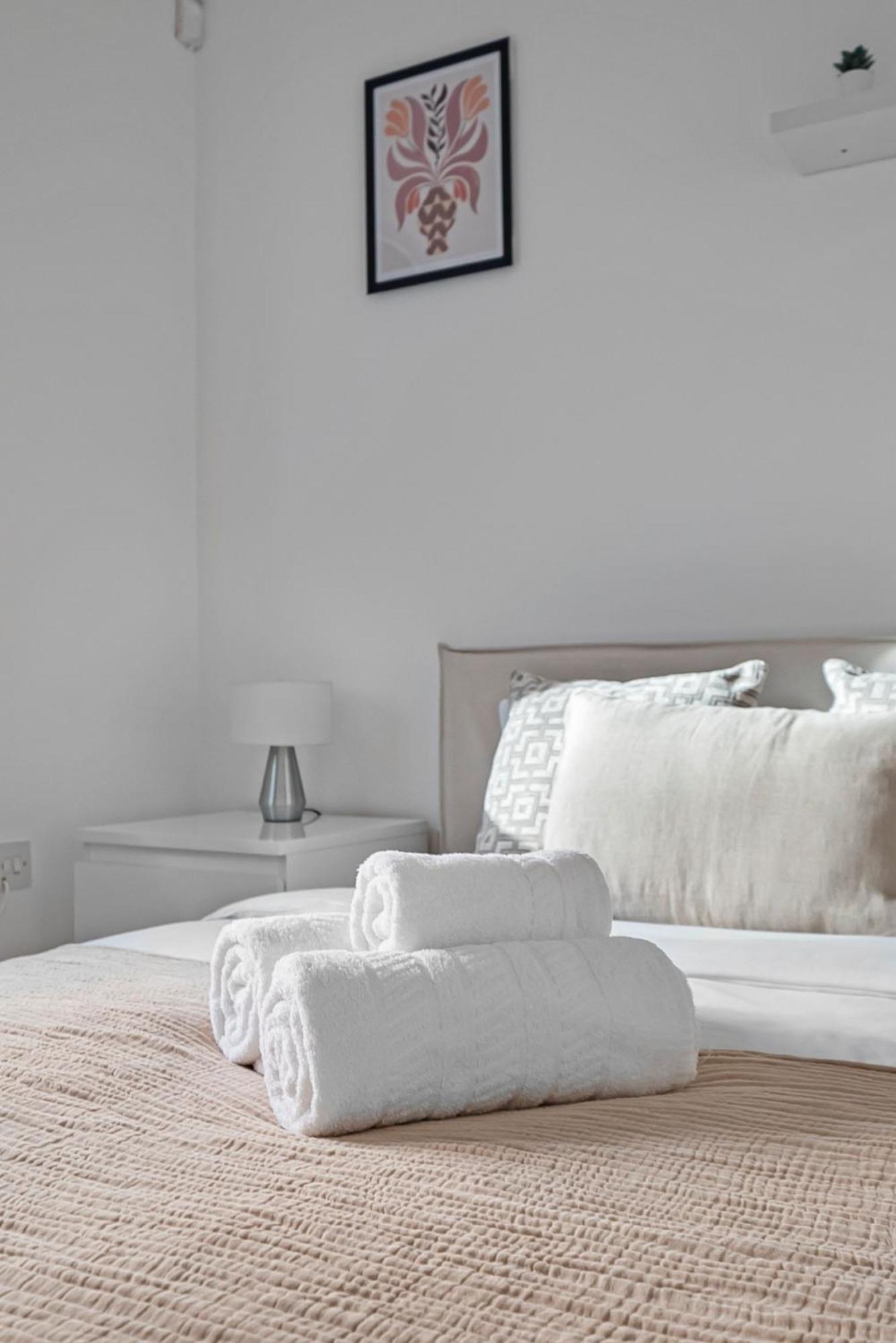 King'S Cross - 2Br With Terrace - Cityapartmentstay London Bagian luar foto