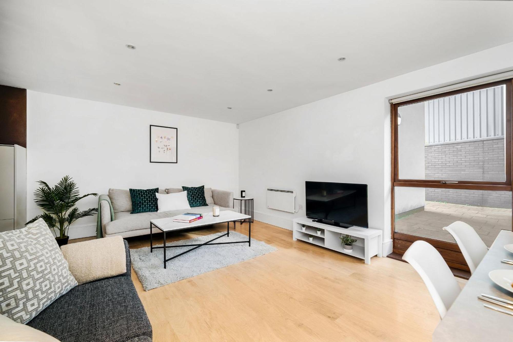 King'S Cross - 2Br With Terrace - Cityapartmentstay London Bagian luar foto