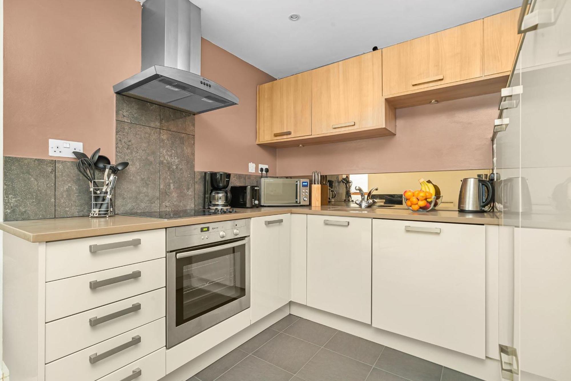 King'S Cross - 2Br With Terrace - Cityapartmentstay London Bagian luar foto