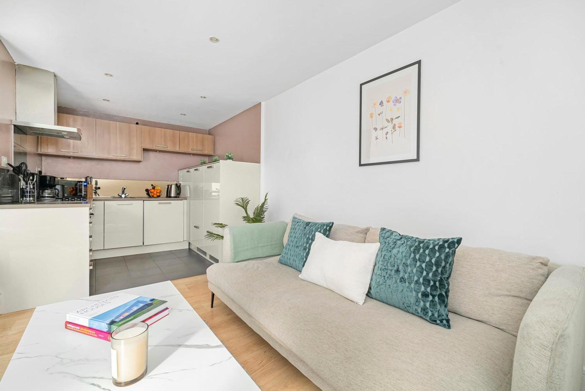 King'S Cross - 2Br With Terrace - Cityapartmentstay London Bagian luar foto