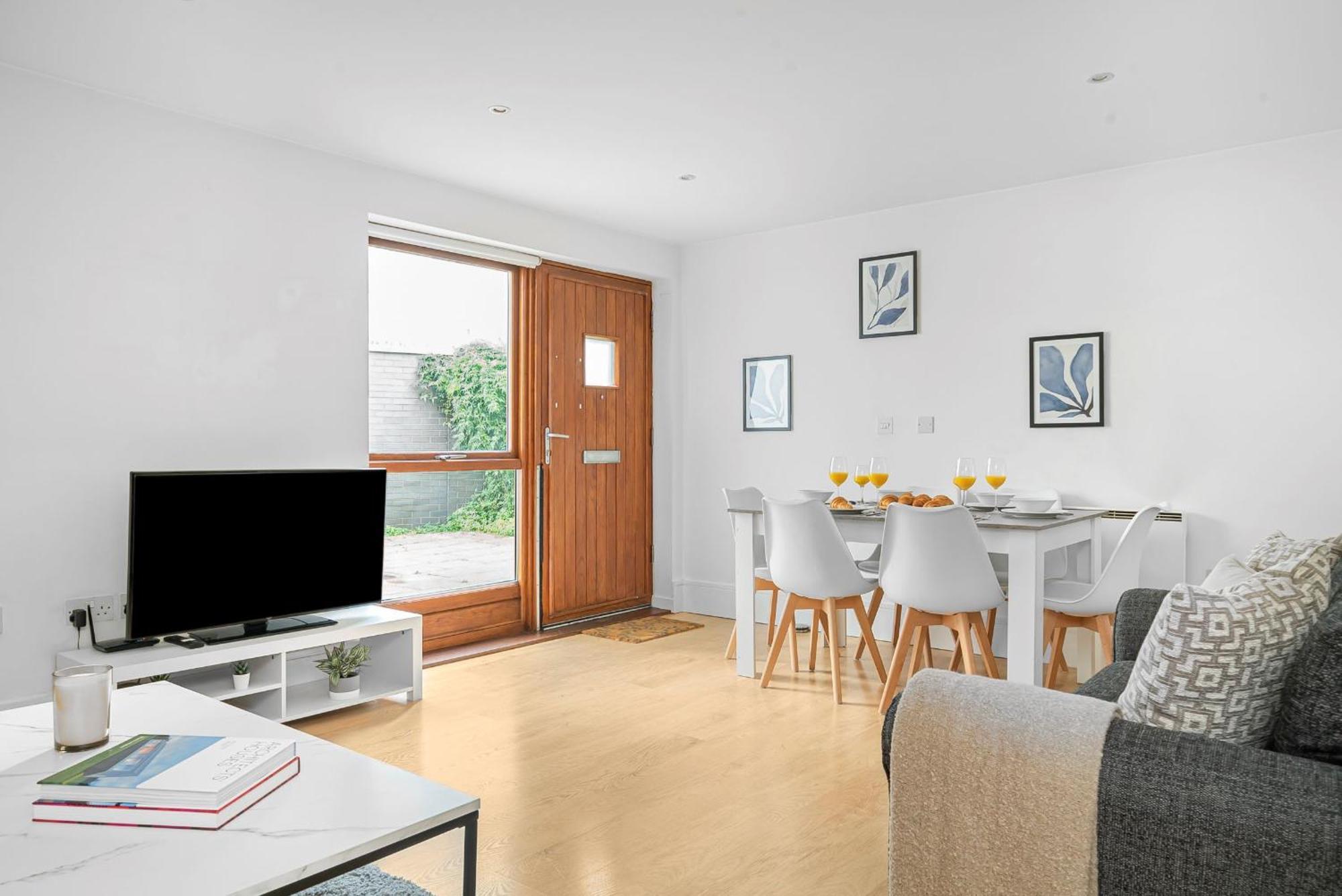 King'S Cross - 2Br With Terrace - Cityapartmentstay London Bagian luar foto
